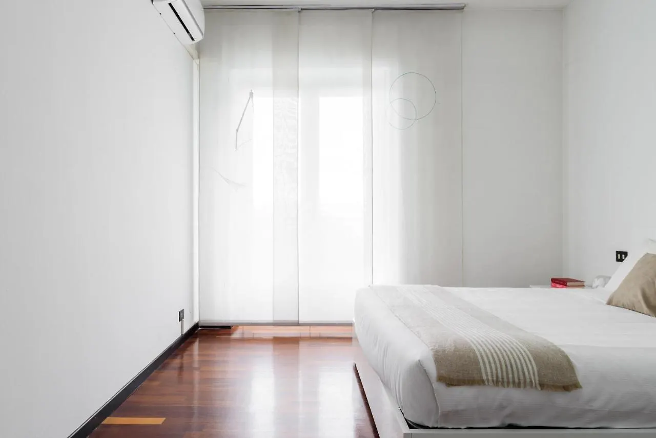 Apartment Homeathotel - Pianella Milan Italy